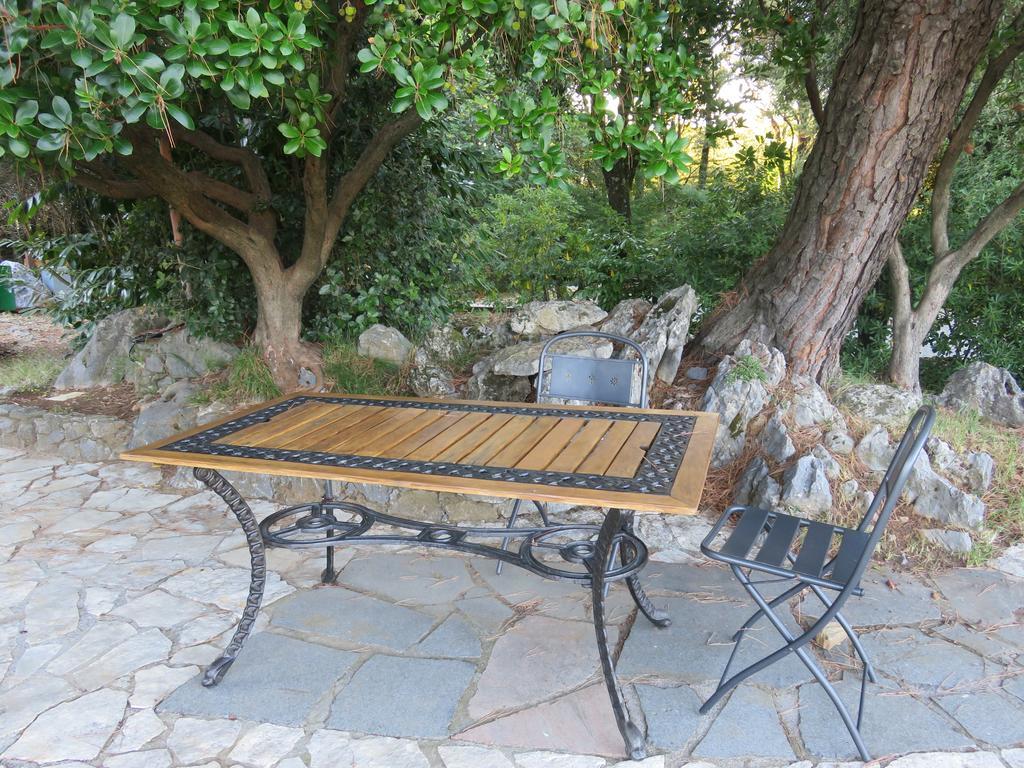 Agriturismo "La Rosa Canina" Acomodação com café da manhã Lerici Exterior foto